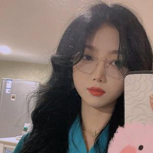 妓女张开腿被男人使劲cao免费
