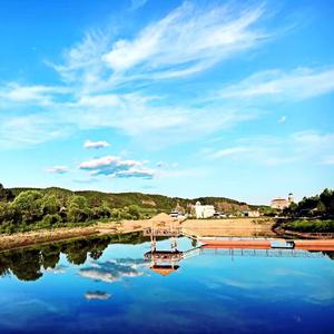 妓女张开腿被男人使劲cao免费
